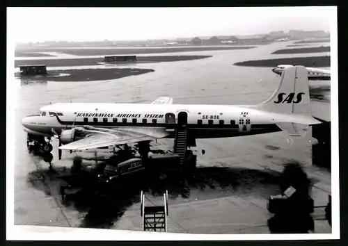 Fotografie Flugzeug Douglas DC-6, Passagierflugzeug der SAS, Kennung SE-BDE