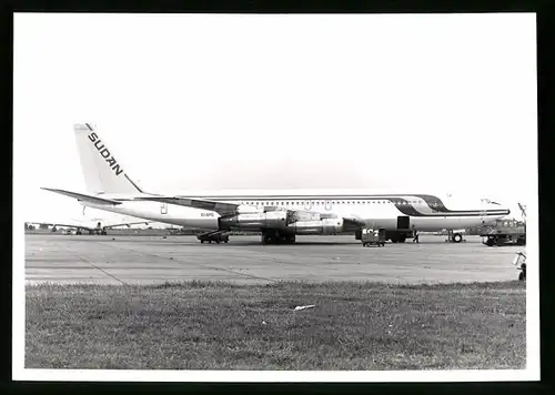 Fotografie Flugzeug Boeing 707, Passagierflugzeug der Sudan, Kennung EI-APG
