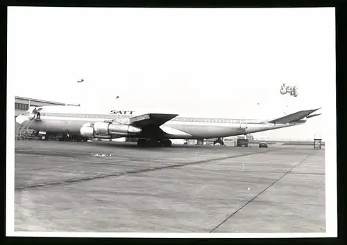 Fotografie Flugzeug Boeing 707, Passagierflugzeug der Satt, Kennunig F-OGIW