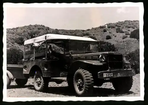 Fotografie Auto Landrover, Geländewagen mit Kennzeichen P2322