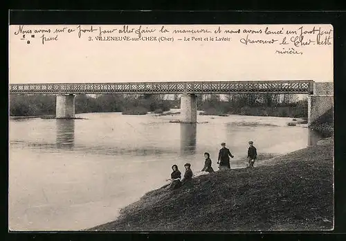 AK Villeneuve-sur-Cher, Le Pont et le Lavoir