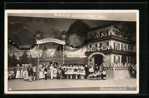 AK Sonneberg /Thür., Spielzeugsausstellung 1933, Puppen in Trachten