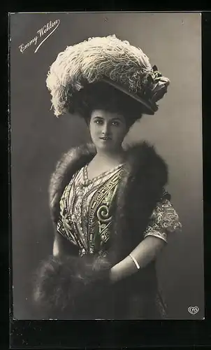 AK Schauspielerin Emmy Wehlen in festlichem Kleid