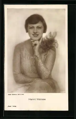 AK Schauspielerin Hanni Weisse lächelt in die Kamera