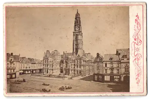 Fotografie Desavary-Dutilleux, Arras, Rue St. Aubert, Ansicht Arras, Partie am Marktplatz mit St. Vaas Kirche