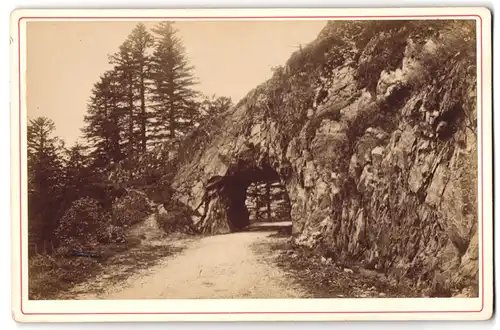 Fotografie Ad. Braun & Cie, Dornach, Ansicht Xonrupt-Longemer, Tunnel de la Roche-du-Diable, Route de la Schlucht