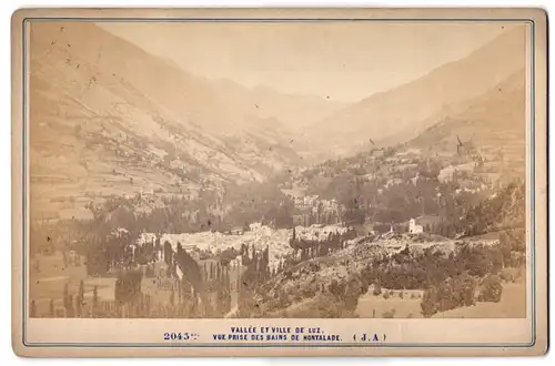 Fotografie unbekannter Fotograf, Ansicht Luz-Saint-Sauveur, Vallee et Ville de Luz, Vue prise des Bains de Hontalade