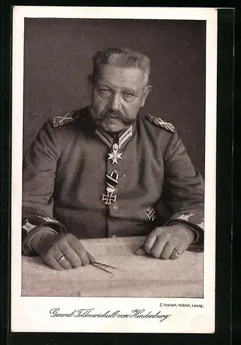 AK Generalfeldmarschall Paul von Hindenburg in Uniform mit Eisernem Kreuz