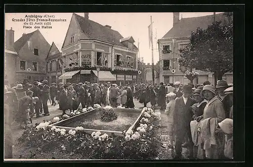 AK Aubigny-sur-Nère, Grandes Fetes Franco-Ecossaises - Cortege historique du 15 Aout 1931- Place des Halles
