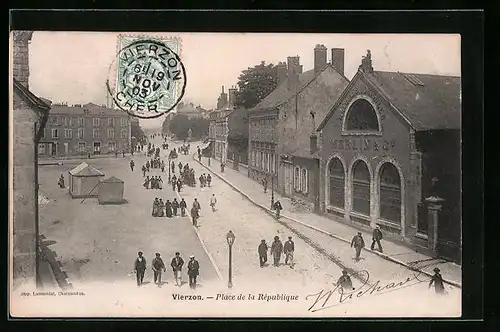 AK Vierzon, Place de la Republique