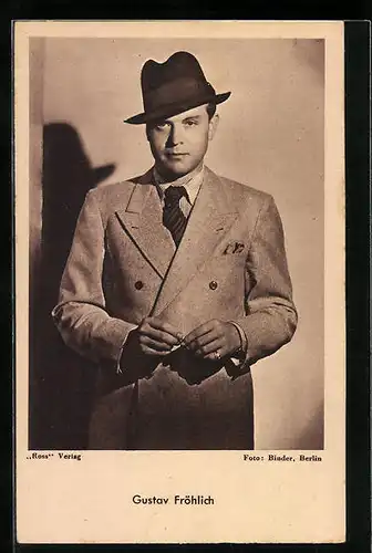 AK Schauspieler Gustav Fröhlich im Anzug mit Hut