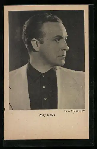 AK Schauspieler Willy Fritsch mit einem arroganten Blick zur Seite