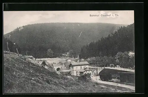 AK Oberhof i. Th., Bahnhof mit Gebirgszug