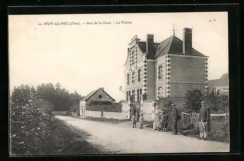 AK Ivoy-le-Pré, Rue de la Gare, La Mairie