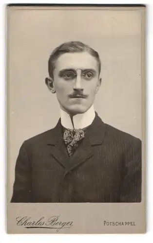 Fotografie Charles Berger, Potschappel, Dresdener-Str. 28, Eleganter Herr mit Zwicker und Moustache