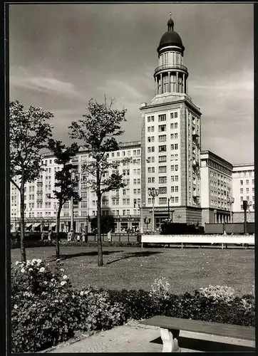 Fotografie unbekannter Fotograf, Ansicht Berlin, am Frankfurter Tor in der Karl-Marx-Allee