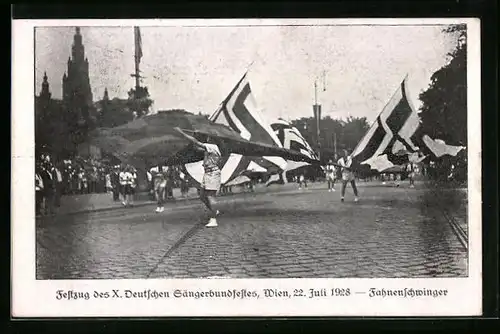 AK Wien, X. Deutsches Sängerbundesfest 1928, Festzug mit Fahnenschwingern