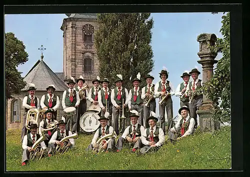 AK Prächting /Oberfranken, Blaskapelle vor Kirche