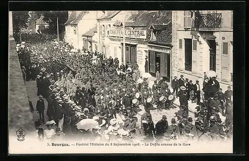 AK Bourges, Festival Militaire 1908, Le Defilé avenue de la Gare
