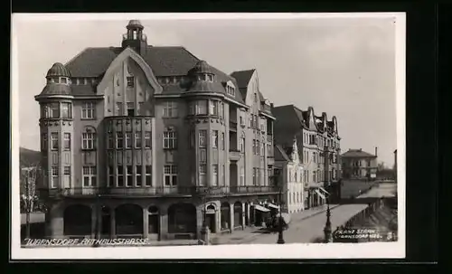 AK Warnsdorf / Varnsdorf, Rathausstrasse mit Geschäften