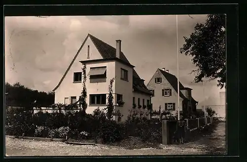 Foto-AK Dettingen, Neues Eigenheim von der Strasse gesehen 1937