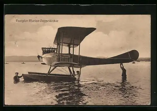 Foto-AK Sanke Nr.: Rumpler-Marine-Doppeldecker im Wasser, Wasserflugzeug