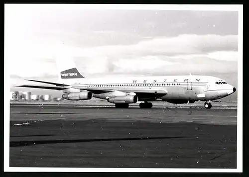 Fotografie Flugzeug Boeing 707, Passagierflugzeug der Western