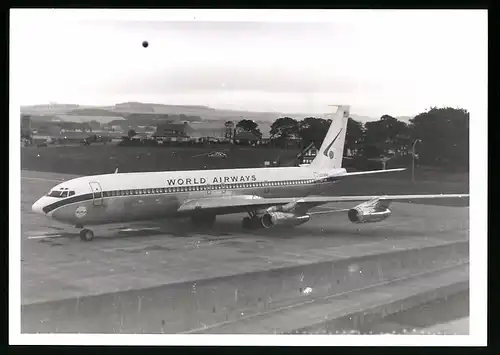 Fotografie Flugzeug Boeing 707, Passagierflugzeug der World Airways, Kennung N374WA