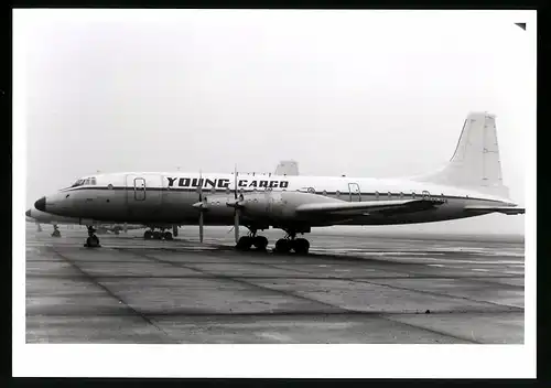 Fotografie Flugzeug Niederdecker, Frachtflugzeug der Young Cargo, Kennung DD-YCE
