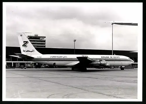 Fotografie Flugzeug Boeing 707, Passagierflugzeug der Airline of Egypt, Kennung SU-DAE