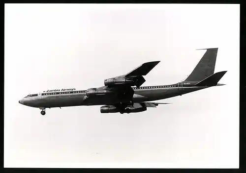 Fotografie Flugzeug Boeing 707, Passagierflugzeug der Zambia Airways, Kennung 9J-ADY