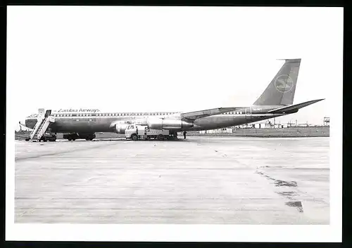 Fotografie Flugzeug Boeing 707, Passagierflugzeug der Zambia Airways, Kennung 9J-ADY