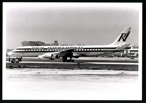 Fotografie Flugzeug Douglas DC-8, Passagierflugzeug der Rich International, Kennung N772CA