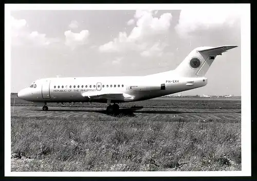 Fotografie Flugzeug Fokker F28, Passagierflugzeug der Republic of the Philippines, Kennung PH-EXV