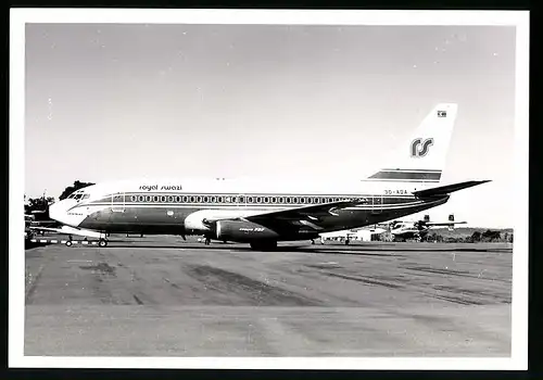 Fotografie Flugzeug Boeing 737, Passagierflugzeug der Royal Swazi, Kennung 3O-ADA