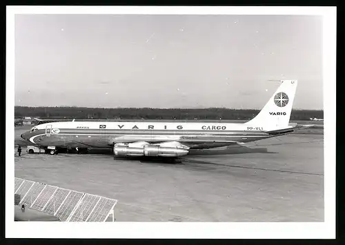 Fotografie Flugzeug Boeing 707, Frachtflugzeug der Varig Cargo, Kennung PP-VLI
