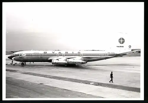 Fotografie Flugzeug Boeing 707, Passagierflugzeug der Varig, Kennung PP-VJY