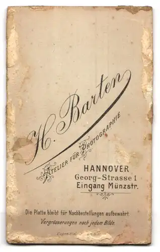 Fotografie H. Barter, Hannover, Georgstrasse 1, Junger Mann mit Fönfrisur