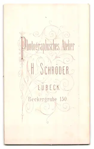 Fotografie H. Schröder, Lübeck, Beckergrube 150, Junger Mann im Anzug mit Krawatte