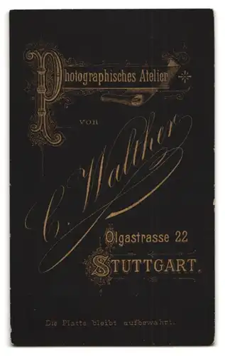 Fotografie C. Walther, Stuttgart, Olgastr. 22, Süsss Kleinkind im Kleid mit nackigen Füssen