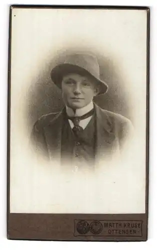 Fotografie Matth. Kruse, Ottensen, Papenstr. 16, Portrait Lorenz Twisselmann, Rückseitig Geschäftshaus