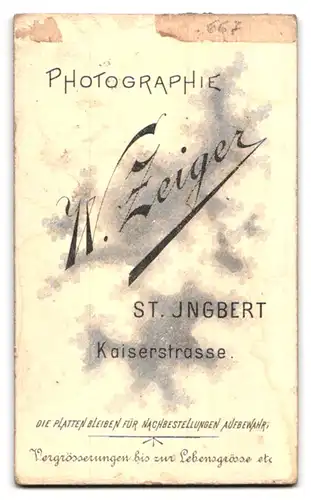 Fotografie W. Zeiger, St. Ingbert, Kaiserstrasse, Kleinkinder im Sonntagskleid beim Fotograf