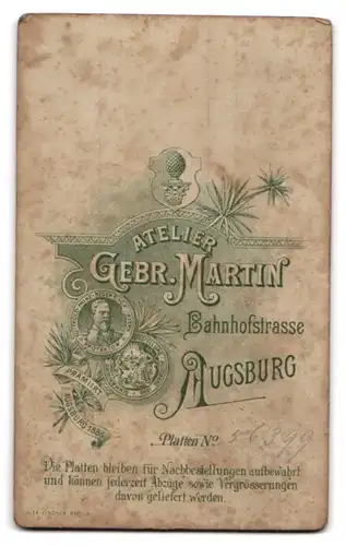 Fotografie Gebr. Martin, Augsburg, Bahnhofstrasse, Portrait junge Dame im tailierten Ensemble