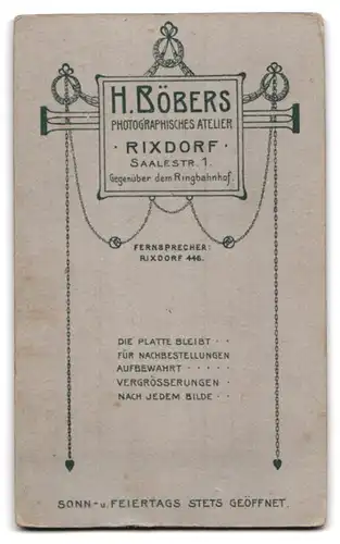 Fotografie H. Böbers, Rixdorf, Saalestrasse 1, Junge Frau mit kunstvoller Frisur