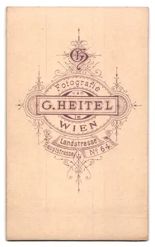 Fotografie G. Heitel, Wien, Landstrasse 64, Bürgerlicher mit Backenbart und Fliege