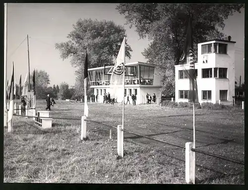 12 Fotografien Ansicht Apolda, PGH Film und Bild, Autor J. Helmerichs, Leben im Sozialismus, Trabant, POS Otto Grotewohl