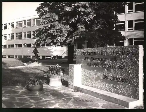 12 Fotografien Ansicht Apolda, PGH Film und Bild, Autor J. Helmerichs, Leben im Sozialismus, Trabant, POS Otto Grotewohl