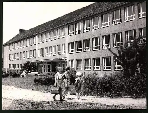 11 Fotografien Ansicht Görlitz, PGH Film & Bild, Autor Walter Wolff, Leben im Sozialismus, Centrum-Kaufhaus, Strassenbahn