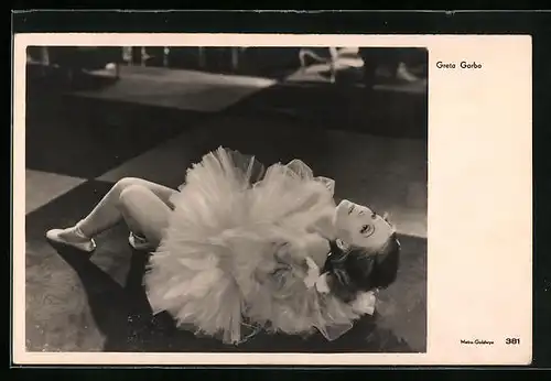 AK Schauspielerin Greta Garbo im Tutu