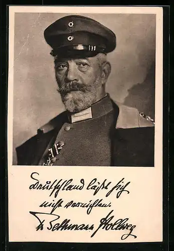 AK Reichskanzler von Bethmann Hollweg in Uniform mit Schirmmütze und Eisernem Kreuz